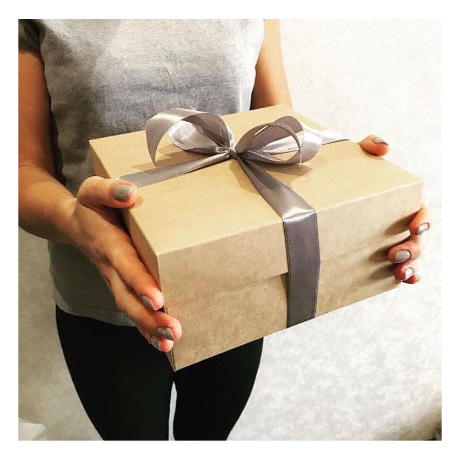 Подарунковий бокс новорічний з шампанським