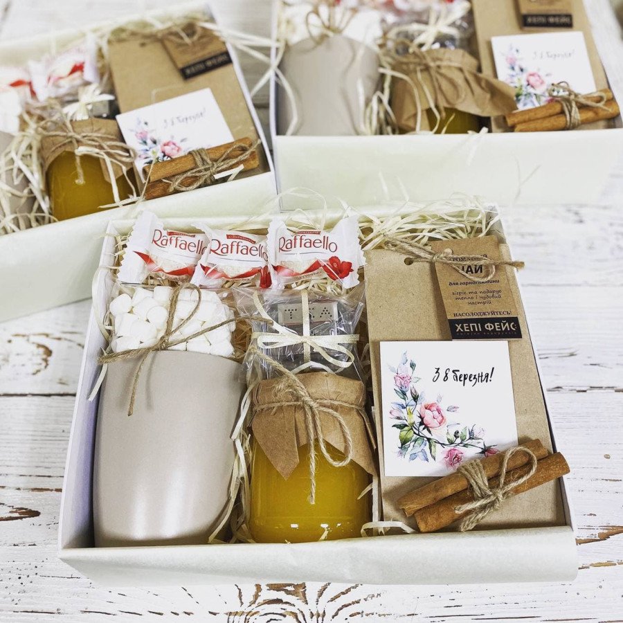 Чайний подарунковий набір з медом Чайний подарунковий набір з медом