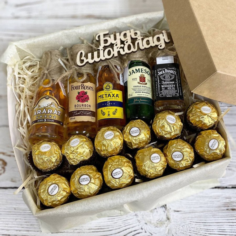 мініатюри алкоголю в подаркнуовому боксі