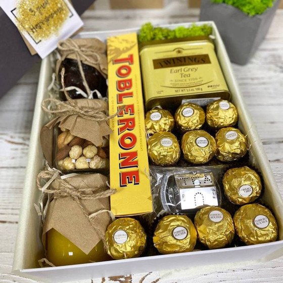 Англійський чай в подарунковому боксі N4120