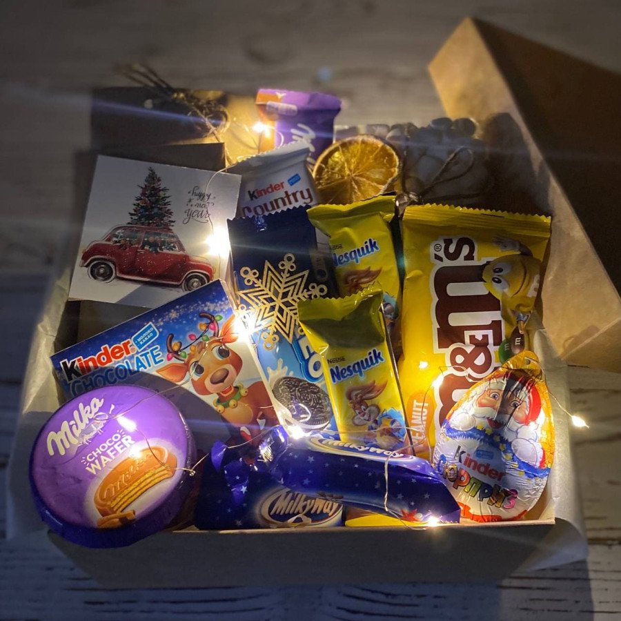 Подарунок дитині до Дня Миколая "Солодкий бокс"