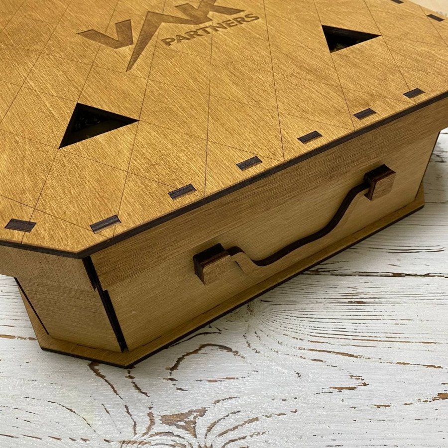 VIP подарунок партнерам з гравіюванням логотипу