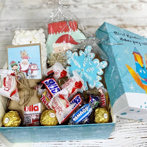 Подарунок під ялинку з двома пряниками