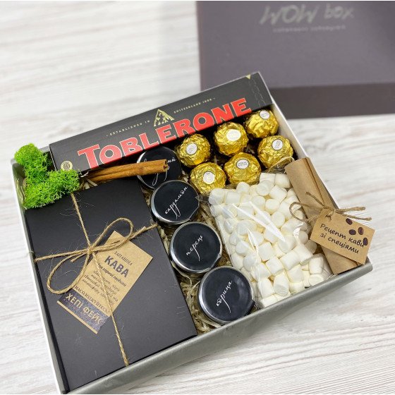 Пряна кава з солодощами