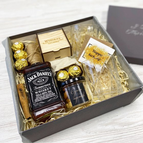 Бокс на день народження з бокалами №24770