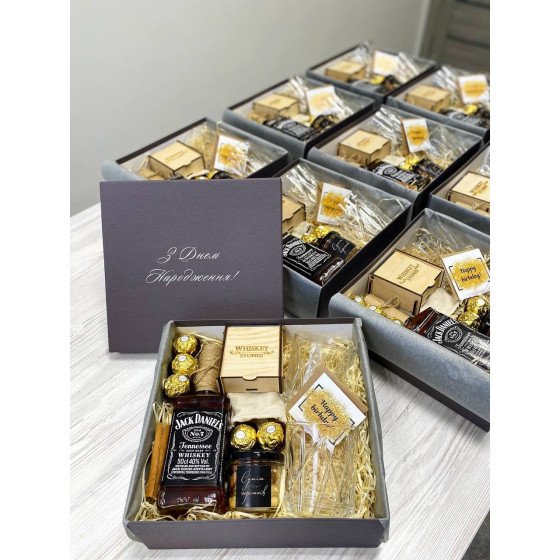 Бокс на день народження з бокалами №24770