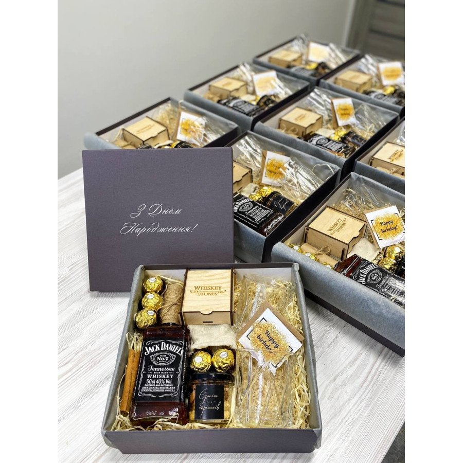 Бокс на день народження з бокалами №24770