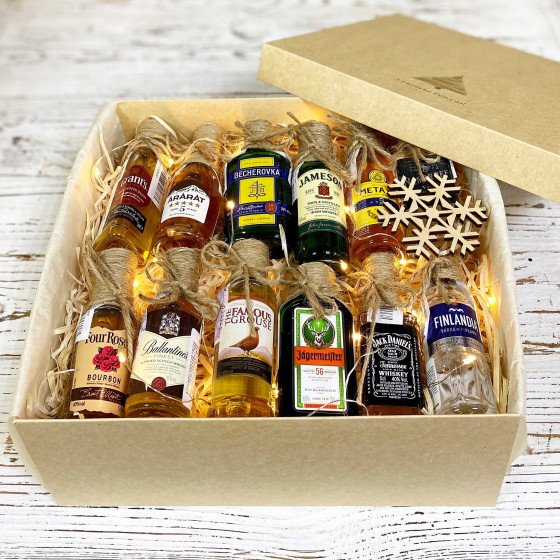 Бокс на новий рік з міні пляшечками