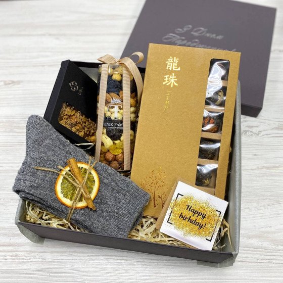 Теплий подарунок з чаєм пуер та носочками №25020