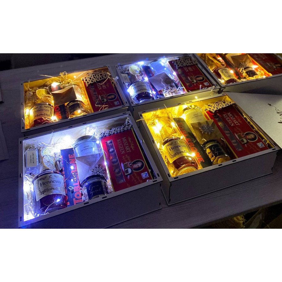 Хенесі в новорічному боксі №25070