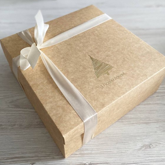 Новорічна коробка солодощів