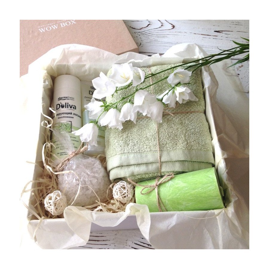 Жіночій набір косметики в подарунок М