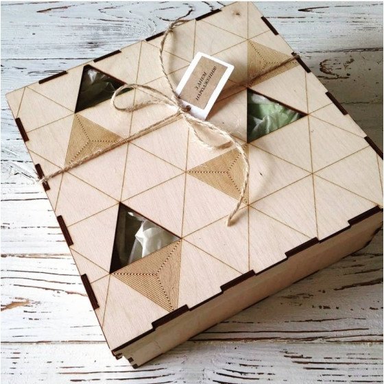 Жіночій набір косметики Doliva в деревянй коробці