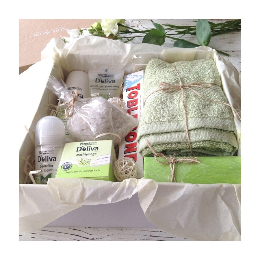 Набір косметики DOLIVA в подарунок дівчині Жіночі подарункові набори - 2