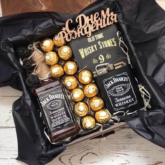 Подарунковий бокс з віскі та фляги джек деніалс